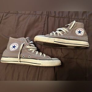 Converse High-Tops in gray with White Accents . Good condition M10/W12